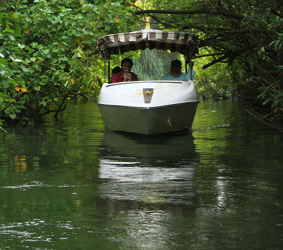 poovar boating